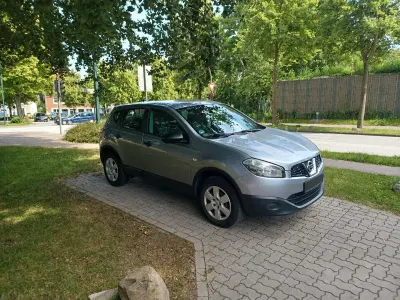Gebraucht Nissan Qashqai 117 PS (86 kW) 2013 Grau SUV