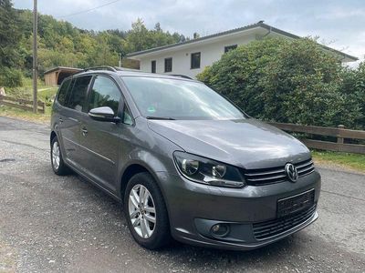 Grau Gebraucht 2011 VW Touran Comfortline Van / Kleinbus | 5.500 € (Guter Preis)