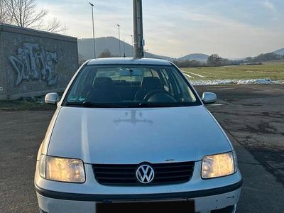 Gebraucht VW Polo 75 PS (55 kW) 2000 Silber Kleinwagen
