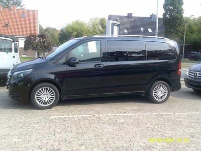 Mercedes V220