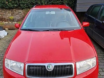 Rot Gebraucht 2004 Skoda Fabia Kombi | 3.000 €