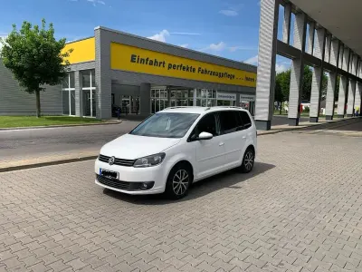 Gebraucht VW Touran 105 PS (77 kW) 2012 Weiß Van / Kleinbus