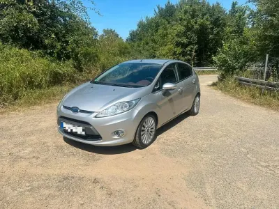 Gebraucht Ford Fiesta Titanium X 97 PS (71 kW) 2009 Silber Limousine
