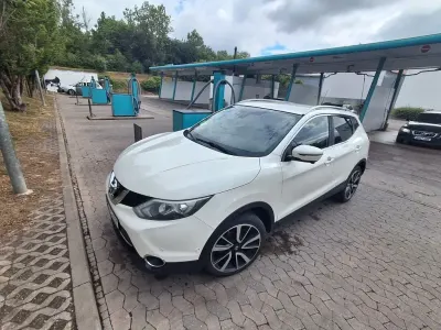 Gebraucht Nissan Qashqai Tekna 131 PS (96 kW) 2016 Weiß SUV
