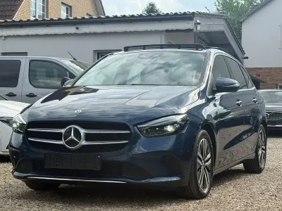 Gebraucht Mercedes B180 136 PS (100 kW) 2021 Blau Kleinwagen