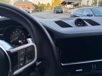 Second-hand Porsche Cayenne 462 CP (339 kW) 2021 Negru SUV