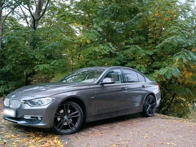 Gebraucht BMW 320 2012 Braun Limousine