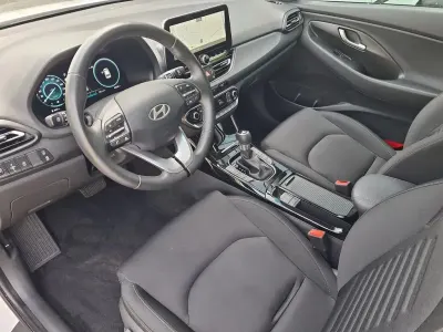 Gebraucht Hyundai i30 Advantage 101 PS (74 kW) 2024 Silber Limousine