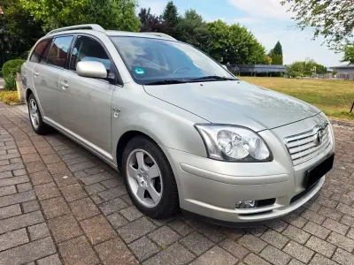 Gebraucht Toyota Avensis Sol 177 PS (130 kW) 2006 Silber Limousine