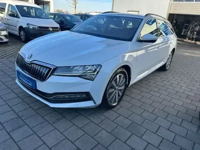 Gebraucht Skoda Superb Ambition 156 PS (114 kW) 2021 Weiß Kombi