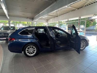 Gebraucht BMW 520 Sport Line 190 PS (139 kW) 2023 Phytonicblau Kombi
