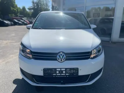 Gebraucht VW Touran Comfortline 140 PS (102 kW) 2012 Weiß Van / Kleinbus