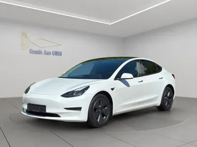 Gebraucht Tesla Model 3 Standard Range Plus 239 kW (325 PS) 2021 Weiß Limousine