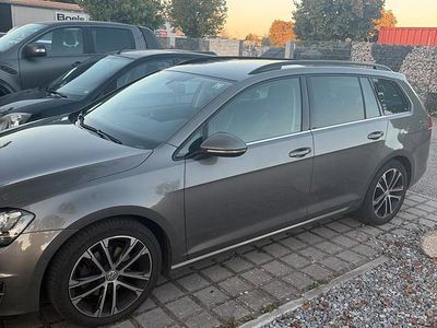 Grau Gebraucht 2013 VW Golf VII Highline Kombi | 8.490 € (Etwas zu teuer)