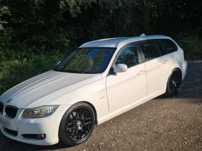 Gebraucht BMW 320 163 PS (119 kW) 2010 Weiß Kombi
