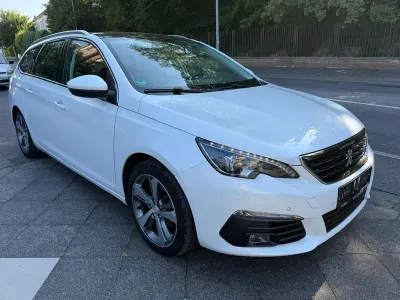 Gebraucht Peugeot 308 SW Allure 131 PS (96 kW) 2018 Weiß Kombi