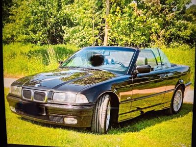 Gebraucht BMW 318 Cabriolet Sport Line 116 PS (85 kW) 1999 Schwarz Cabrio