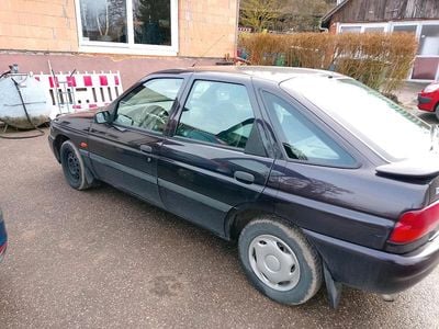 Gebraucht Ford Escort 90 PS (66 kW) 1995 Violet Limousine
