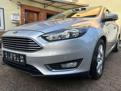 Gebraucht Ford Focus Titanium 125 PS (91 kW) 2016 Grau Kombi