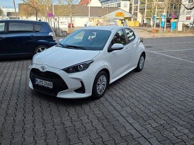 Gebraucht Toyota Yaris Comfort 72 PS (52 kW) 2021 Weiß Kleinwagen