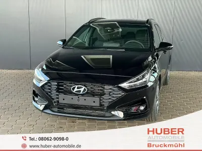 Neu Hyundai i30 Comfort 101 PS (74 kW) 2025 Abyss black Kombi