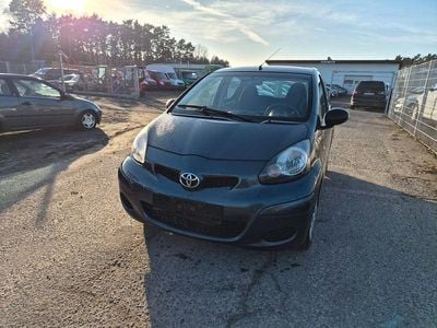 Gebraucht Toyota Aygo 68 PS (50 kW) 2010 Grau Kleinwagen
