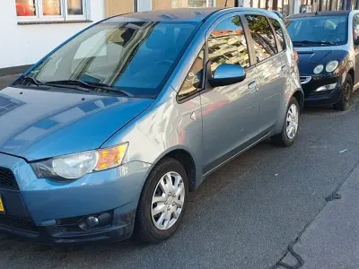 Gebraucht Mitsubishi Colt Inform 95 PS (69 kW) 2009 Blau Kleinwagen