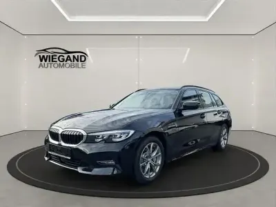 Używany BMW 330e Sport Line 292 KM (214 kW) 2021 Czarny Kombi