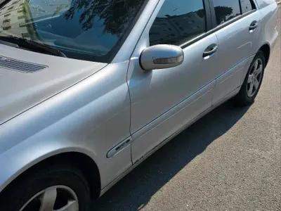 Second-hand Mercedes C200 116 CP (85 kW) 2002 Gri Berlinǎ