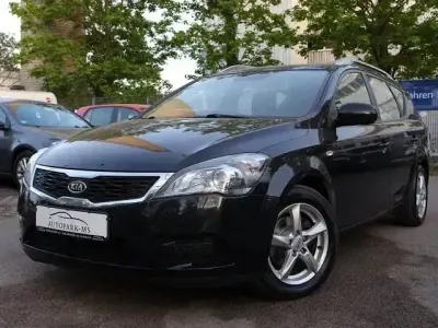 Occasion Kia Ceed Sportswagon Vision 90 PK (66 kW) 2011 Zwart Stationwagen