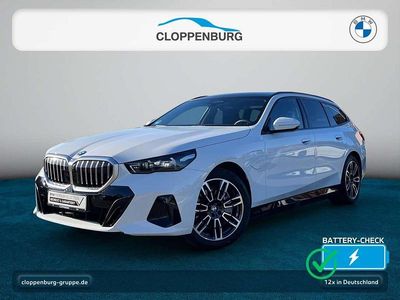 Gebraucht BMW 550e M Sport 489 PS (359 kW) 2025 Alpinweiß uni Kombi