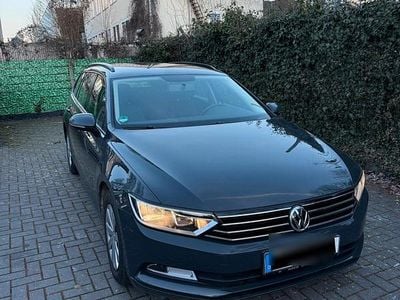 Grau Gebraucht 2018 VW Passat Limousine | 14.500 € (Guter Preis)