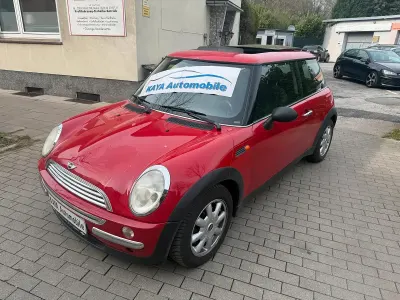 Begagnad Mini ONE 90 HK (66 kW) 2004 Röd Halvkombi