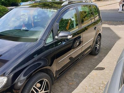 Schwarz Gebraucht 2007 VW Touran Highline Van / Kleinbus | 4.800 € (Fairer Preis)