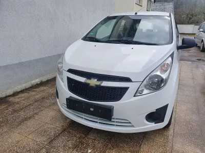 Używany Chevrolet Spark 68 KM (50 kW) 2011 Biały Hatchback