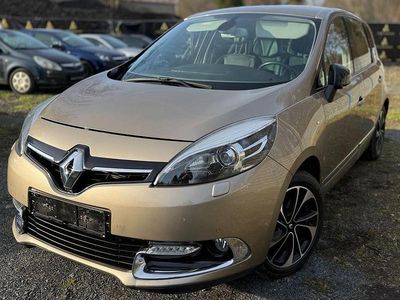 Gold Gebraucht 2014 Renault Scénic Bose Edition Van / Kleinbus | 7.999 €
