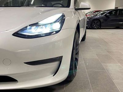 gebraucht Tesla Model 3 Dual Motor Performance *PDC* Sensoren *Weiß/Weiß