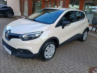 Gebraucht Renault Captur Expression 90 PS (66 kW) 2015 Ivory beige SUV