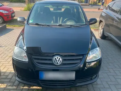 Gebraucht VW Fox 54 PS (39 kW) 2008 Schwarz Kleinwagen