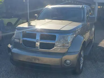Gebraucht Dodge Nitro SXT 177 PS (130 kW) 2007 Light khaki metallic SUV