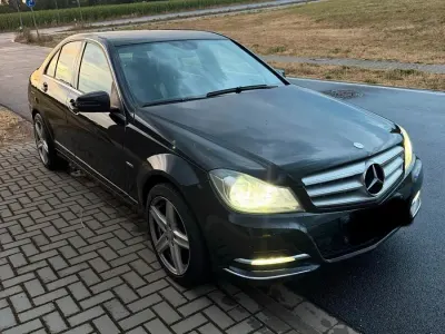 Gebraucht Mercedes C220 Avantgarde 170 PS (125 kW) 2012 Schwarz Limousine