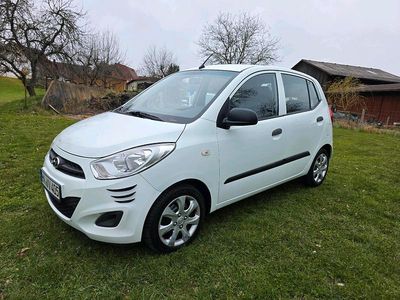 Gebraucht Hyundai i10 69 PS (50 kW) 2013 Weiß Kleinwagen