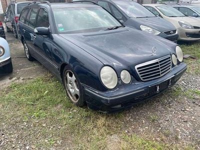 Mercedes E320