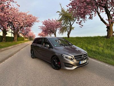 Second-hand Mercedes B220 Urban 177 CP (130 kW) 2017 Gri Monovolum
