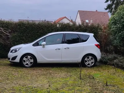 Gebraucht Opel Meriva Innovation 101 PS (74 kW) 2010 Weiß Van / Kleinbus