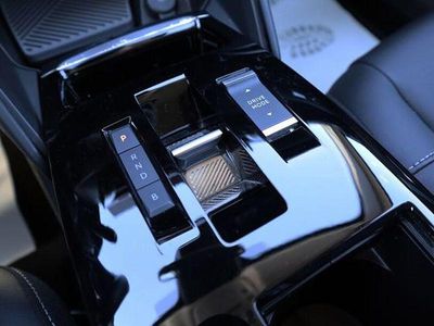 Gebraucht Citroën e-C4 Shine 100 kW (136 PS) 2022 Schwarz Limousine