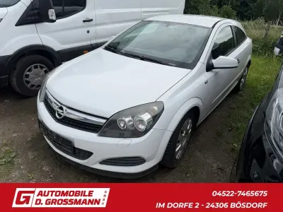 Gebraucht Opel Astra GTC Selection 90 PS (66 kW) 2009 Schnee weiss Limousine