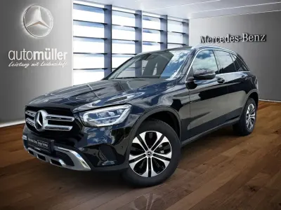Gebraucht Mercedes GLC300e 194 PS (142 kW) 2022 Schwarz SUV