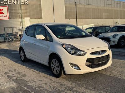 Gebraucht Hyundai ix20 90 PS (66 kW) 2014 Weiß Kleinwagen