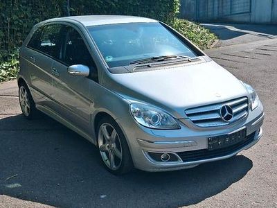 Mercedes B200